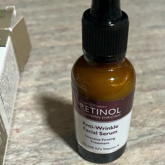 NIB Retinol anti-wrinkle intensive firming serum & Yves Rocher makeup removal - Picture 10 of 16